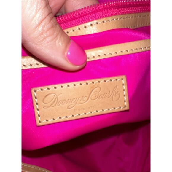 Dooney Bourke Disney Aulani Minnie Mouse Paradise Tropical Floral Large Tote Bag - Picture 8 of 12